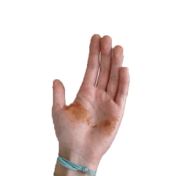 Wakker worden met henna vlekken